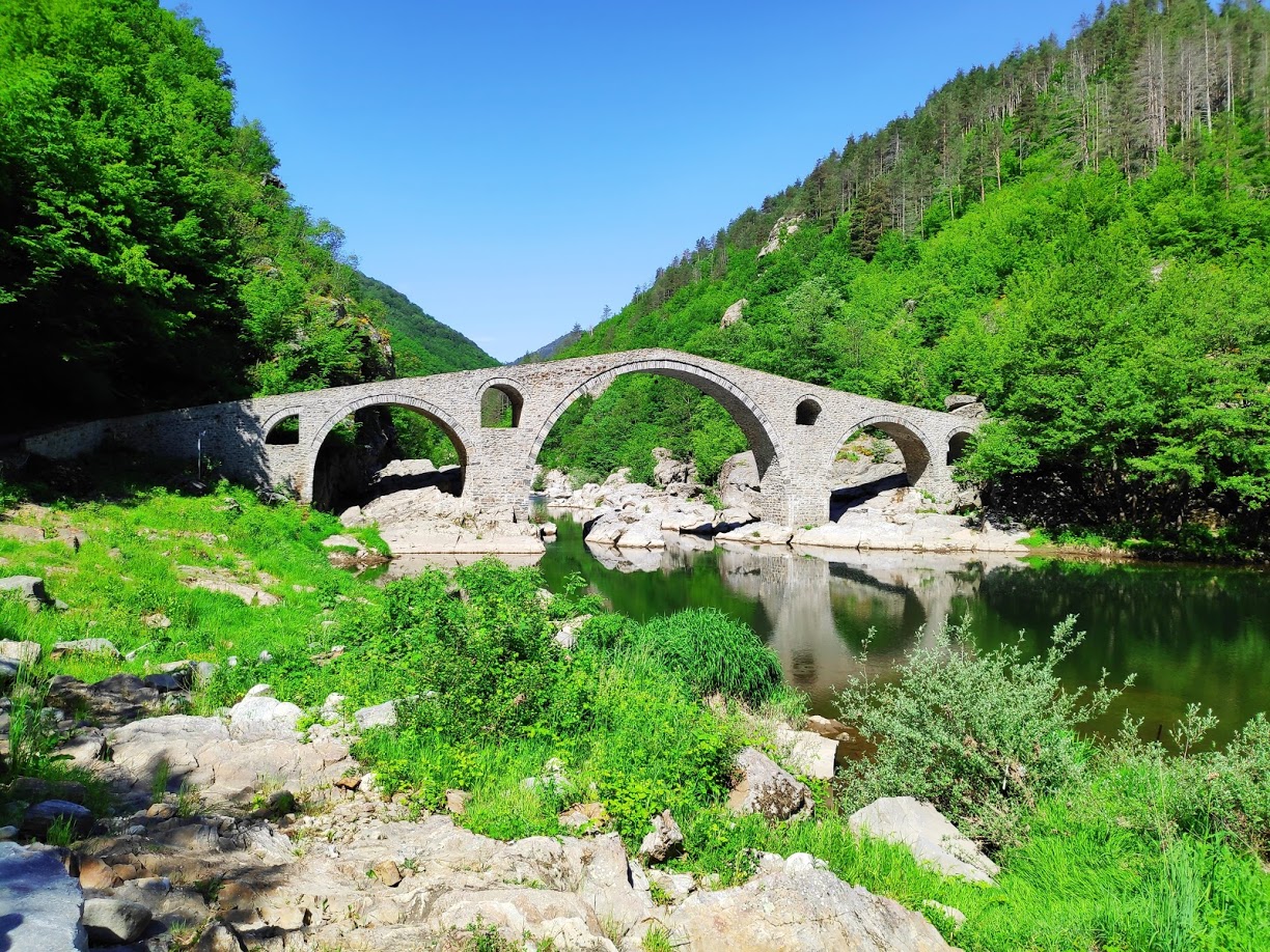 The Devil’s bridge has its own folk tales. One of them is about the builder Dimitar and his meeting with The Devil. In XVI century the Arda River was deep, wildly running and rough, so there weren’t many places where you can build a bridge. One of those few places was a gorge near today’s town of Ardino and Dyadovtsi village. The town and the village didn’t exist in those times and today the village is abandoned. So it appears that the bridge survived longer than a village.